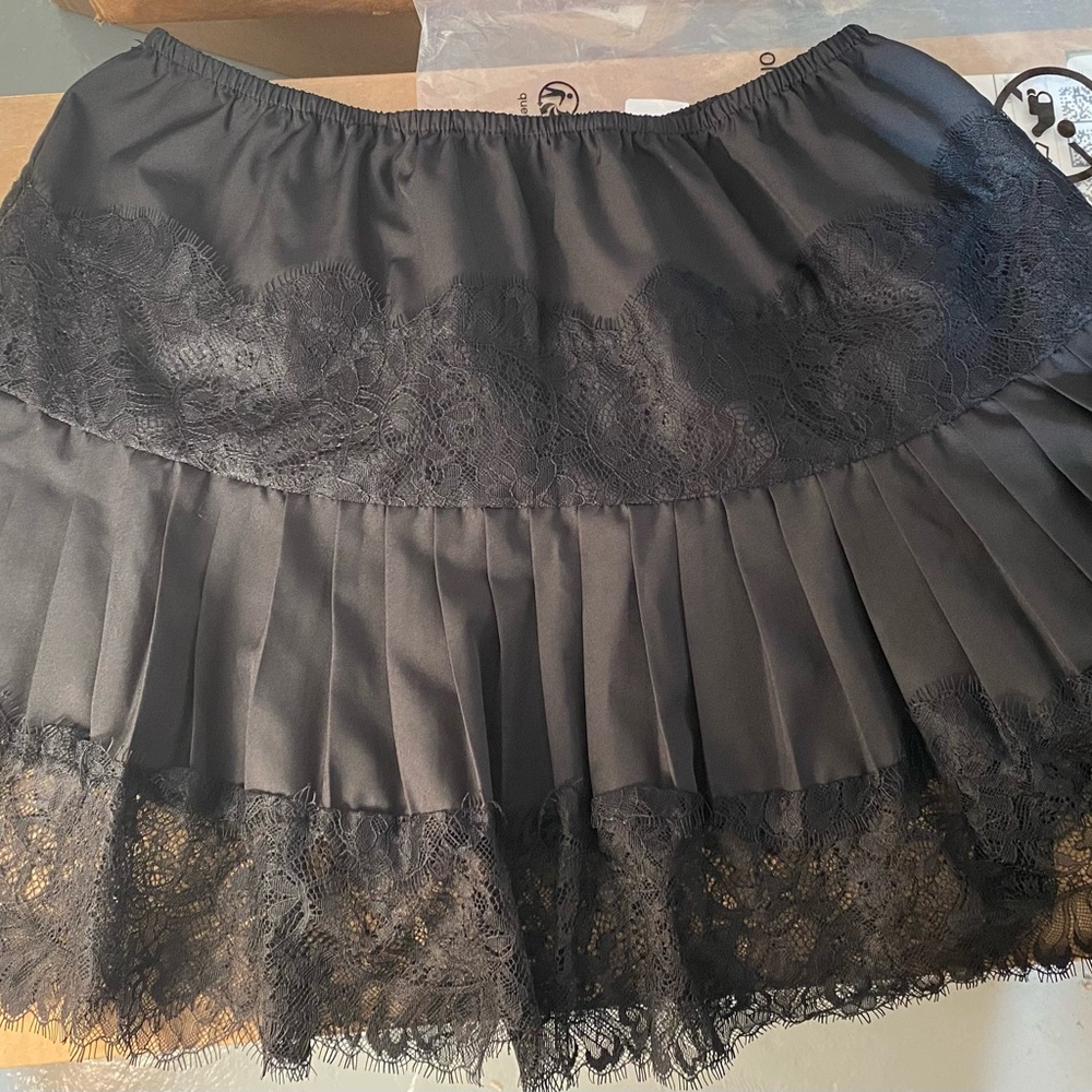 Black Lace Pleated Skirt